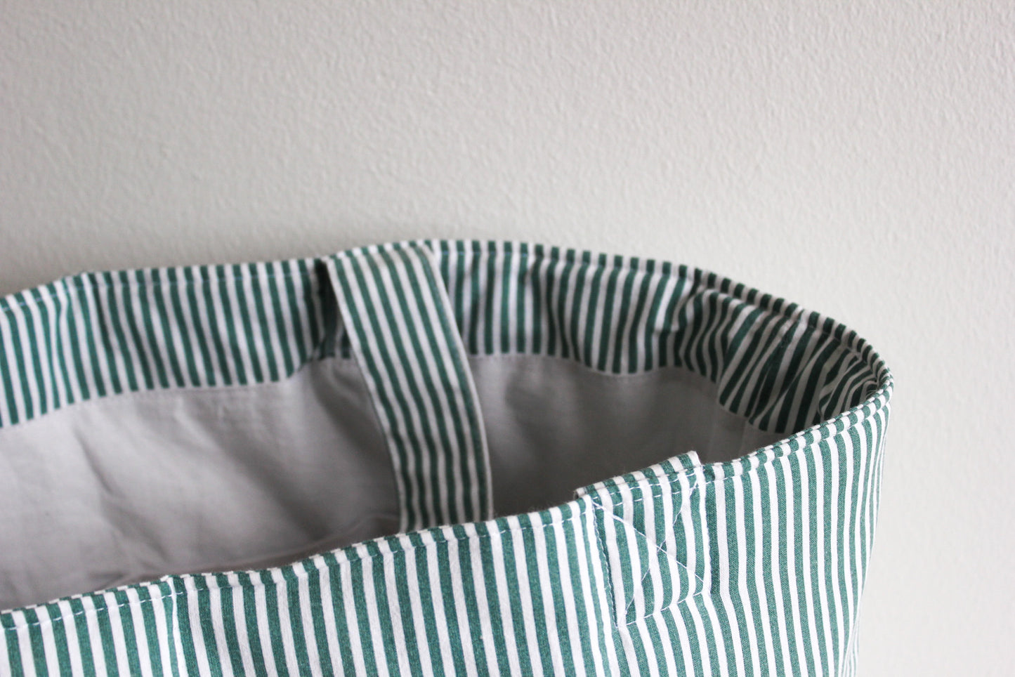 Tote bag M - tummanvihreä raita