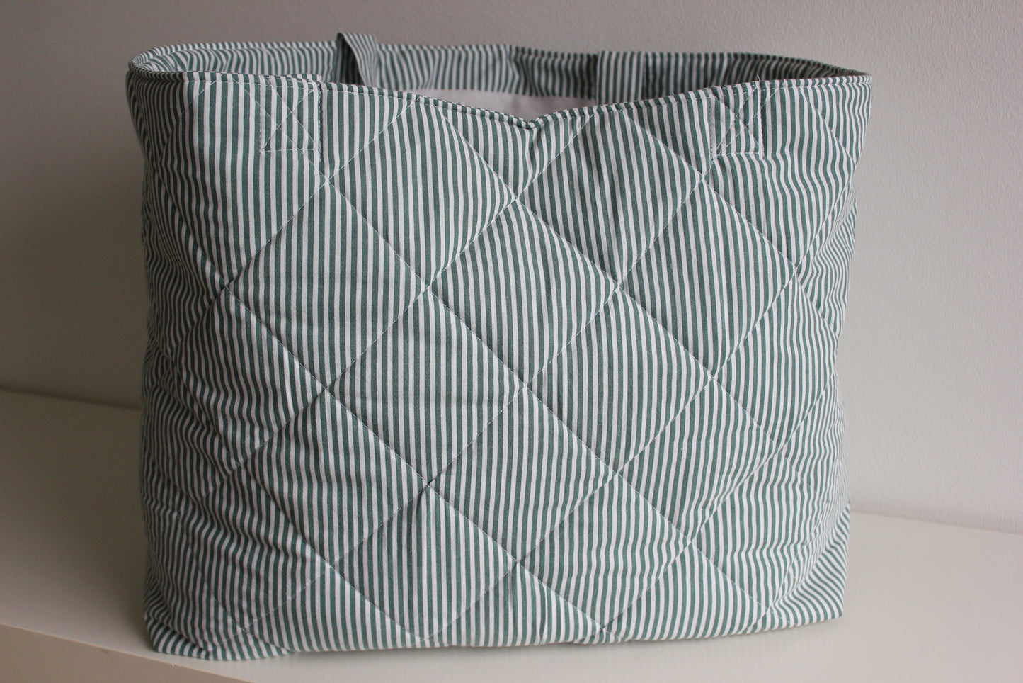 Tote bag L - tummanvihreä raita