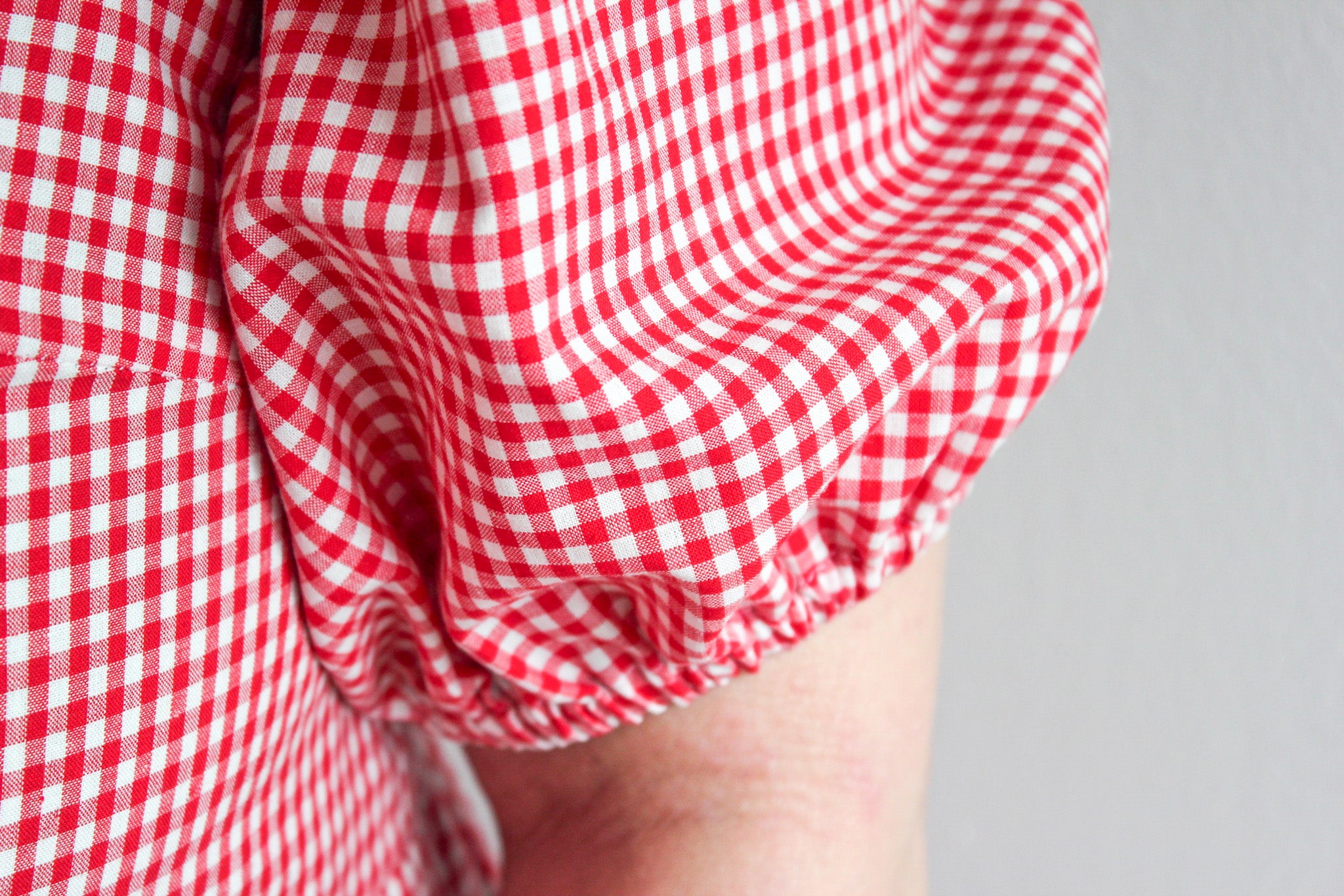 SAMPLE mekko - punaruudullinen